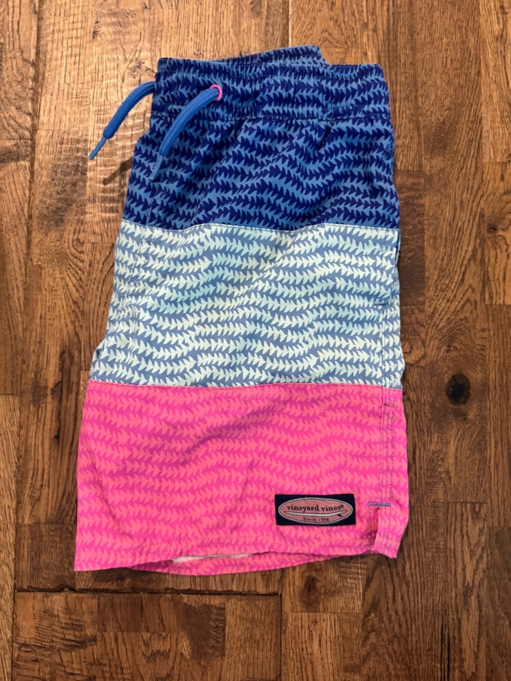 Vineyard Vines Chappy Wavy Tails Swim Trunks Boys Size S 8-10